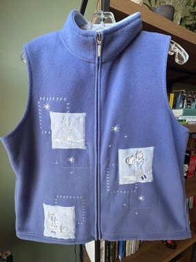 Vintage 90s Arctic Winter Scene Embroidered Fleece Vest – Light Lavender
